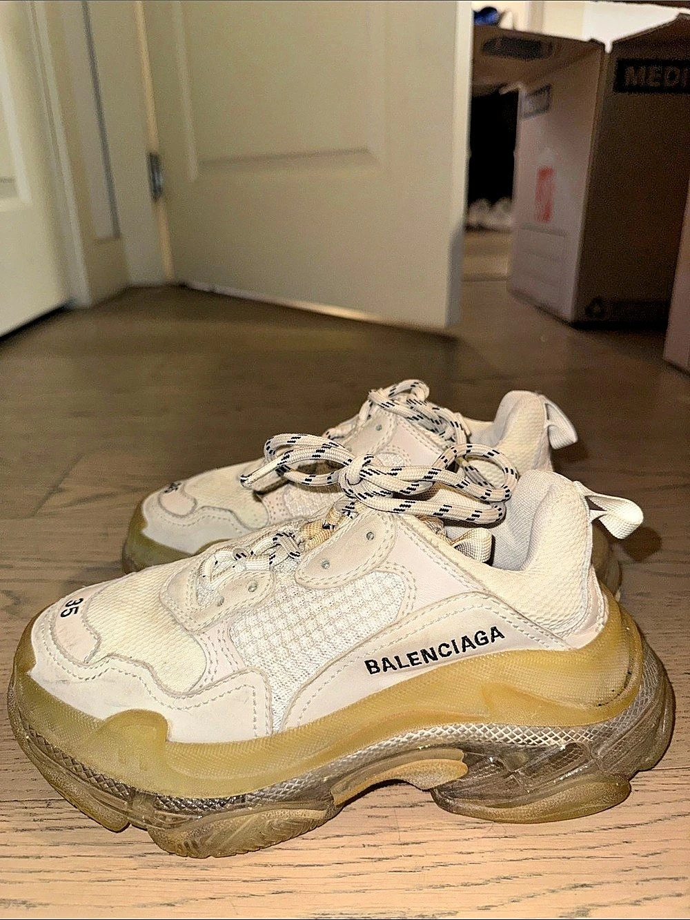 Balenciaga Triple S Clear Sole Sneaker Clear Sole Sneakers White & Yellow EU 35